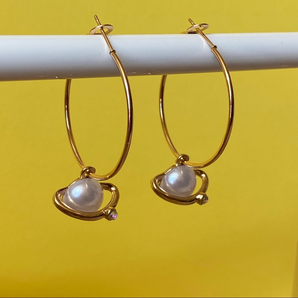 “Aurora” Hoop Earrings (boutique)